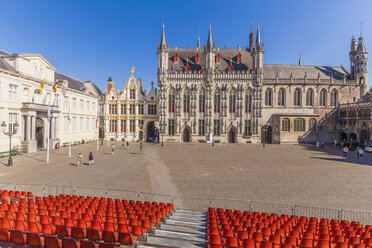 Belgium, Flanders, Bruges, Old town, castle square, town hall - WDF003308