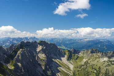 Deutschland, Bayern, Allgäuer Alpen, Blick vom Großen Daumen zur Daumengruppe mit Wengen zum Nebelhorn - WGF000729