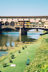 Italien, Florenz, Fluss Arno und Ponte Vecchio - GEMF000449