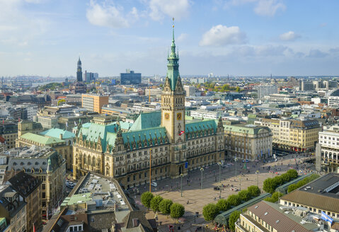 Deutschland, Hamburg, Stadtbild mit Rathaus - RJF000507