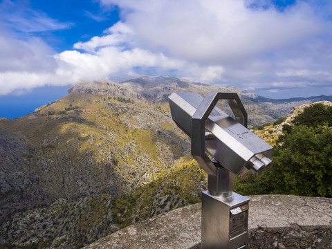 Spanien, Mallorca, Blick auf die Serra de Tramuntana, Teleskop, lizenzfreies Stockfoto