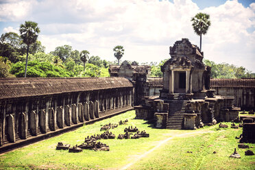 Kambodscha, Siem Reap, Blick auf den Tempel von Angkor Wat - EHF000248