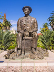 Namibia, Windhoek, Hosea Kutako-Statue, Revolutionär - AM004290