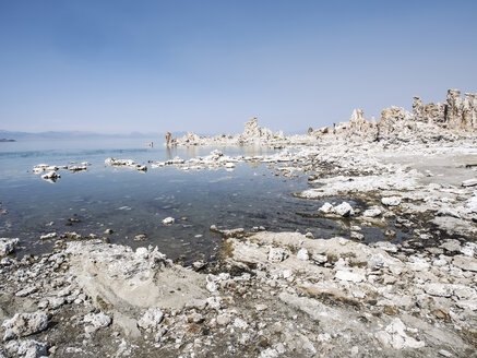 USA, Kalifornien, Östliche Sierra, Tuffsteingebilde, Mono Lake Tufa State Natural Reserve - SBDF002265