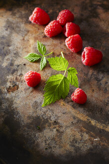 Himbeeren und Blätter - KSWF001616