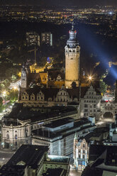 Deutschland, Sachsen, Leipzig, Neues Rathaus bei Nacht - MELF000095