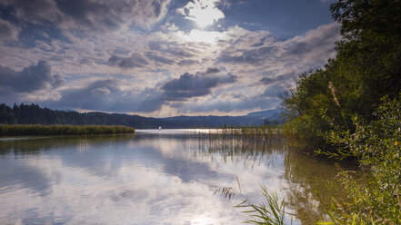 Germany, Bavaria, Allgaeu, Oberallgaeu, Lake Niedersonthofener See - WGF000740