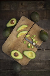 Whole and sliced avocado - LVF003975