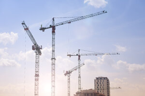 Germany, Duesseldorf, large construction site, cranes - GUFF000149