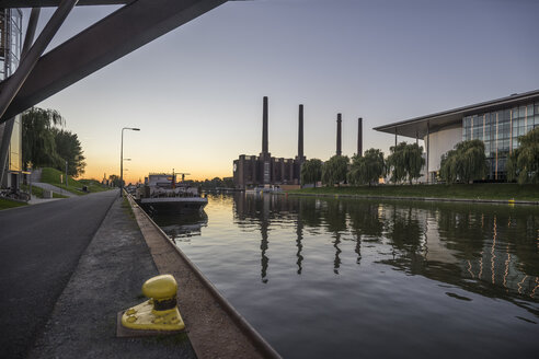 Germany, Lower Saxony, Wolfsburg, Autostadt in the evening, combined heat and power station of Volkswagen - PVCF000699