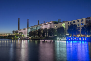 Germany, Lower Saxony, Wolfsburg, Autostadt in the evening, combined heat and power station of Volkswagen - PVCF000706