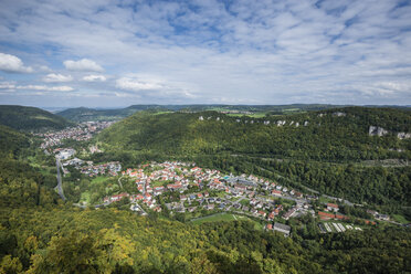 Deutschland, Baden-Württemberg, Reutlingen, Blick auf den Albtrauf, Gemeinde Lichtenstein - ELF001633