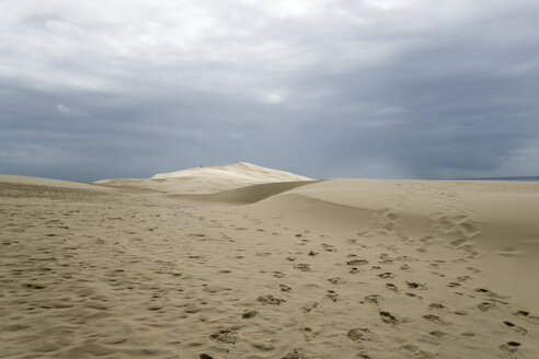 Frankreich, Düne von Pilat, höchste Sanddüne in Europa - MYF001160