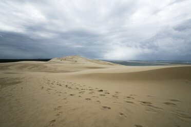 France, Dune of Pilat, tallest sand dune in Europe - MYF001162