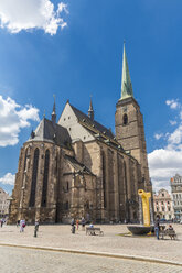 Tschechische Republik, Region Pilsen, Pilsen, Hauptplatz mit gotischer St.-Bartholomäus-Kathedrale - MABF000338