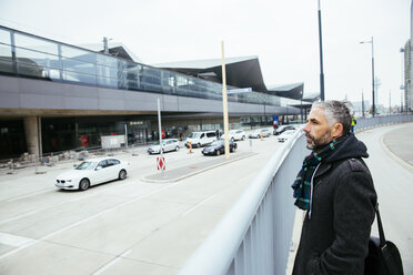 Austria, Vienna, pensive man near central station - AIF000109