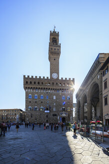 Italien, Florenz, Blick auf den Palazzo Vecchio an der Piazza della Signoria - FOF008298