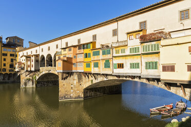 Italien, Florenz, Fluss Arno und Ponte Vecchio - FOF008313