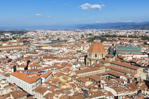 Italien, Toskana, Florenz, Blick auf die Cattedrale di Santa Maria del Fiore und die Basilica di San Lorenzo - FOF008322