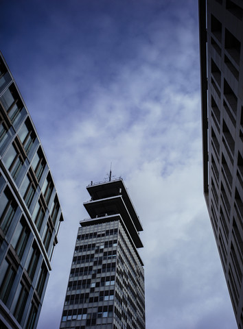 Deutschland, Köln, Blick auf Hochhaus ehemals Telekommunikationsbüro, lizenzfreies Stockfoto