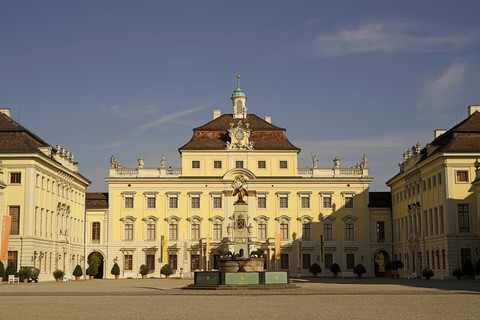 Deutschland, Ludwigsburg, Innenhof des Schlosses Ludwigsburg, lizenzfreies Stockfoto