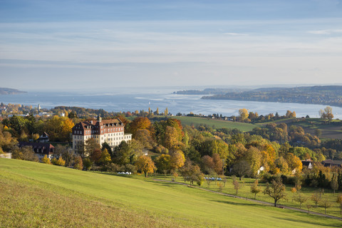 Germany, Baden-Wurttenberg, Lake Constance, Spetzgart Castle and Lake Ueberling stock photo