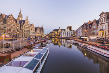 Belgien, Ostflandern, Gent, Graslei und Korenlei, Hafen, Fluss Leie am Abend - WD003344