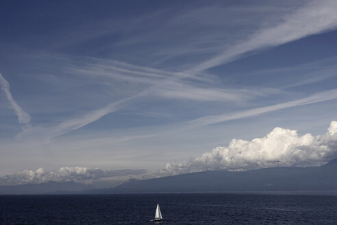 Kanada, Vancouver Island, Pazifischer Ozean, Segelboot - TMF000040