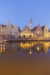 Belgien, Gent, Altstadt, Graslei, historische Häuser am Fluss Leie in der Abenddämmerung - WDF003376