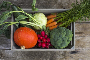 Wooden box of different vegetables - SARF002275