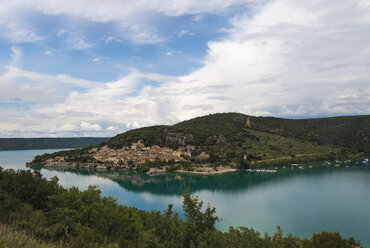 France, Alpes-de-Haute-Provence, Bauduen at Lac de Sainte-Croix - MKFF000257