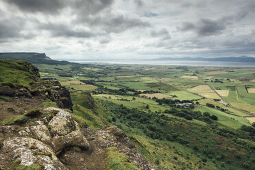 Nordirland, Grafschaft Derry, Blick vom Aussichtspunkt Gortmore auf die Halbinsel Magilligan zum Lough Foyle - ELF001709