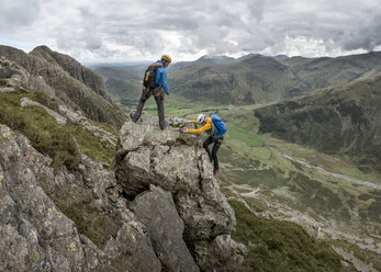 UK, Lake District, Great Langdale, scrambling at Pike of Stickle - ALRF000099