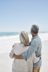 Couple at the beach - RORF000172