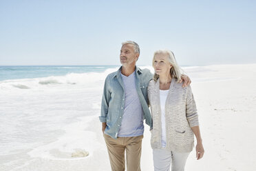 Couple at the beach - RORF000180