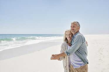 Couple at the beach - RORF000182