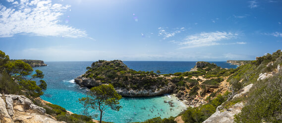 Spanien, Balearen, Mallorca, Blick auf die Bucht Calo des Moro - AMF004394