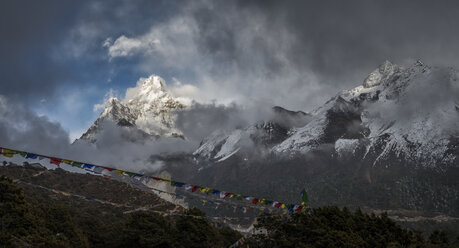 Nepal, Himalaya, Khumbu, Ama Dablam - ALRF000146