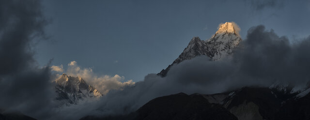 Nepal, Himalaya, Khumbu, Ama Dablam - ALRF000147