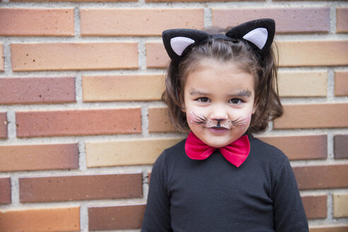 Portrait of little girl dressed up as a cat - ERLF000082