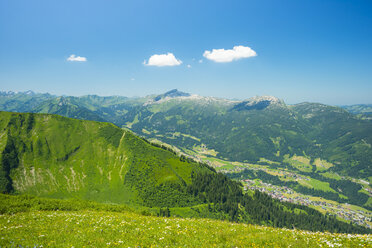 Alpen, Panoramablick vom Fellhorn über das Kleine Walsertal in Richtung Hoher Ifen, Gottesacker und Toreck - WGF000767