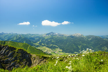 Alpen, Panoramablick vom Fellhorn über das Kleine Walsertal in Richtung Hoher Ifen, Gottesacker und Toreck - WGF000768