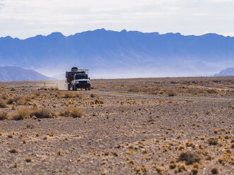 Afrika, Namibia, Region Sossusvlei, Hammerstein, Tsaris-Gebirge, Namib-Wüste, Landrover - AMF004454