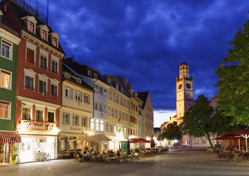 Deutschland, Baden-Württemberg, Ravensburg, Marienplatz mit Blaserturm in der Altstadt - SIE006875