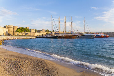 Greece, Rhodes, harbor, city wall and sailing ships - WDF003405