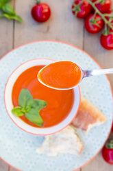 Spoon of tomato cream soup - LVF004220