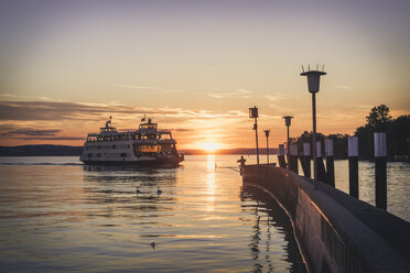 Deutschland, Meersburg, Fähre zwischen Konstanz und Meersburg - KEBF000283