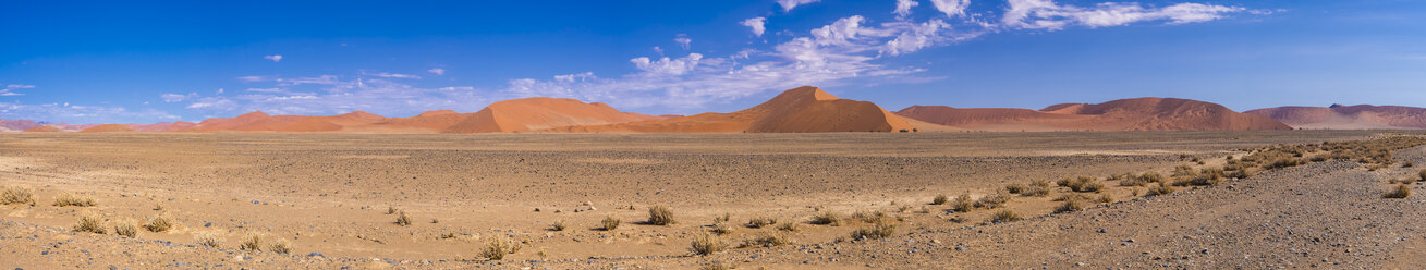 Africa, Namibia, Hardap, Sossusvlei, Namib desert, Namib-Naukluft National Park, Panorama of sand dunes - AMF004508