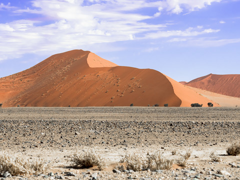 Afrika, Namibia, Hardap, Sossusvlei, Namib-Wüste, Namib-Naukluft-Nationalpark, Sanddünen, lizenzfreies Stockfoto