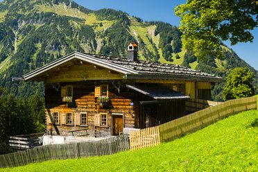Germany, Bavaria, Allgaeu, Allgaeu Alps, Gerstruben, farm house - WGF000779